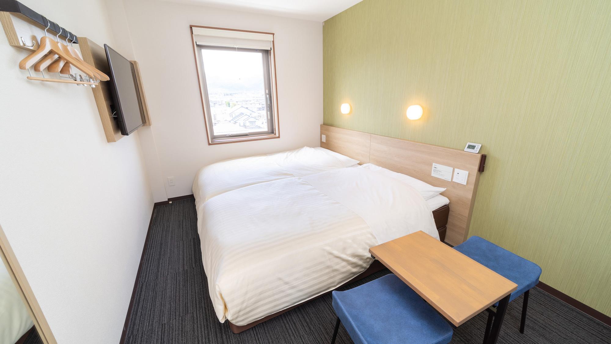 Semi Room, Hollywood, Standard, Twin Beds, 2 Semi Double Beds