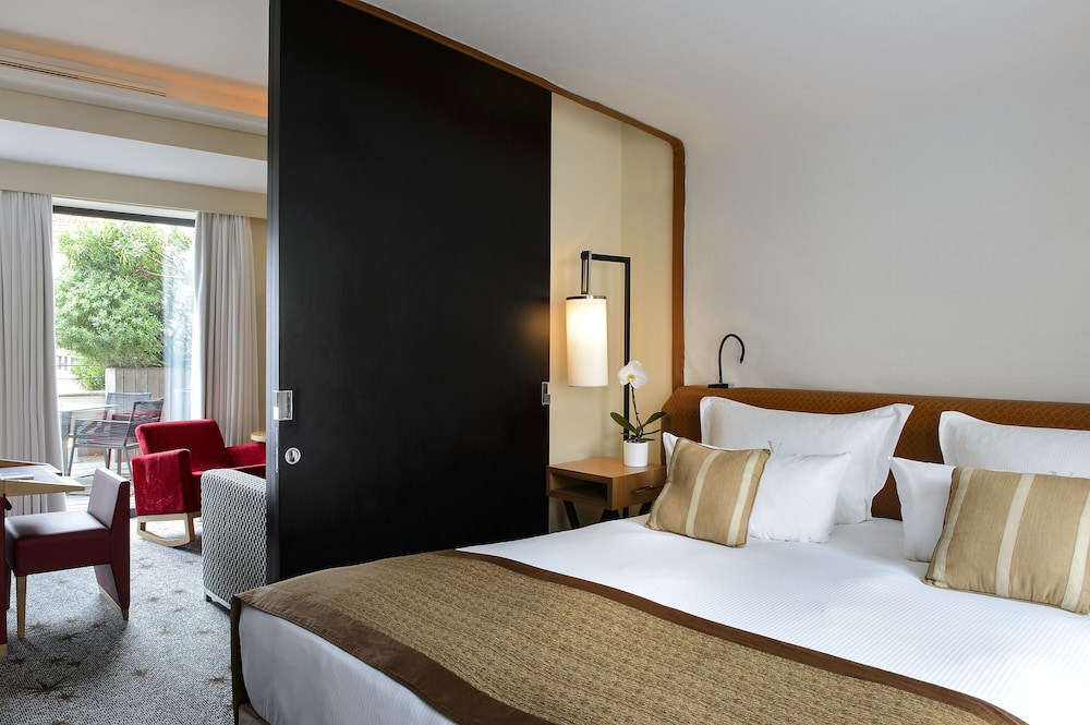 Five Seas by Inwood Hotels 10/60