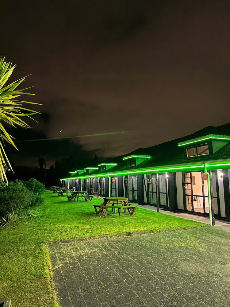 Asure Chelmswood Motel Taupo 68/70