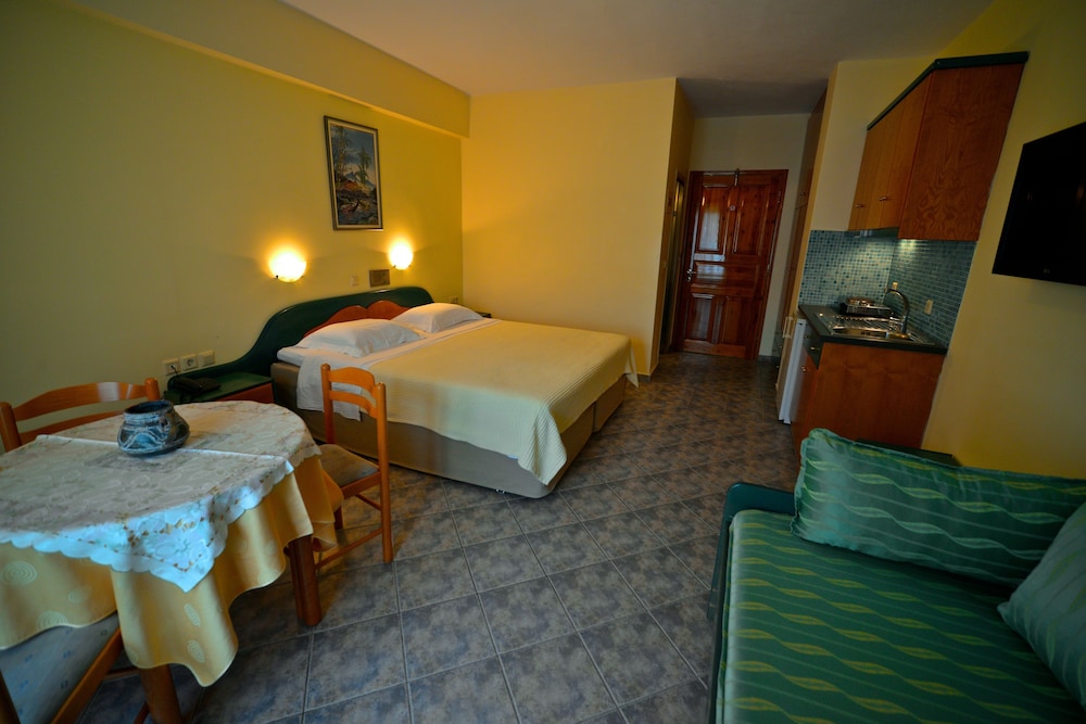Odeon Hotel 11/50