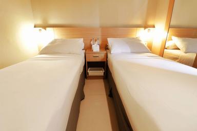 PREMIER, TWIN BEDS