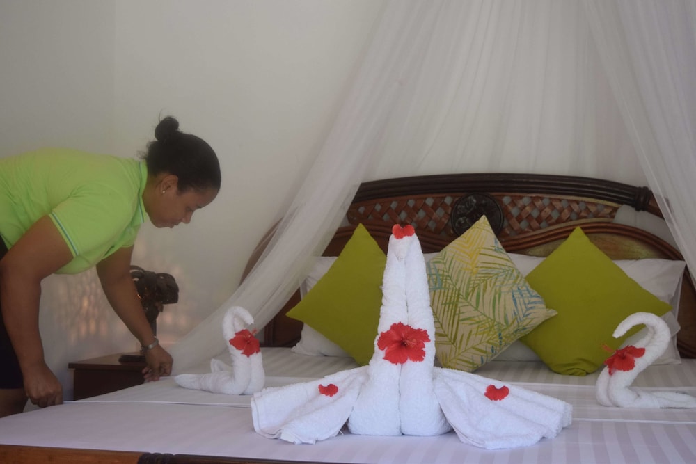 BAMBOO CHALETS 14/39