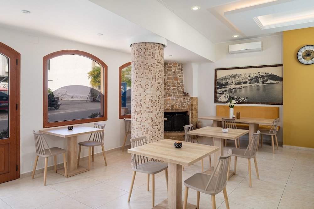 Minos Boutique Hotel 32/50