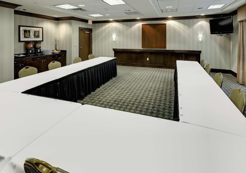 Hampton Inn Suites Columbus Polaris 9/35