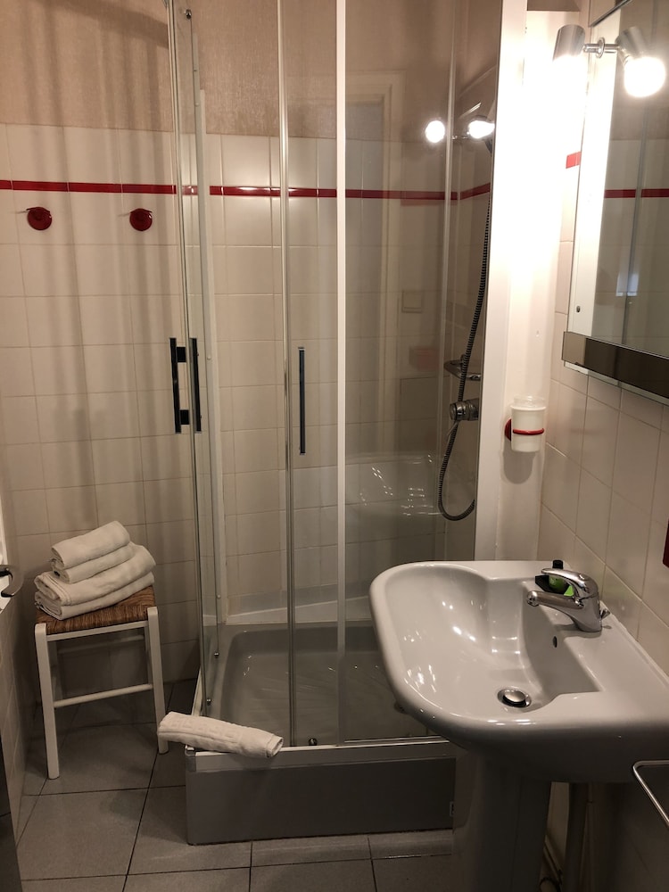 غرفة سوبيريور بسريرين منفصلين، Hotel Restaurant Saint-Benoit 4/4