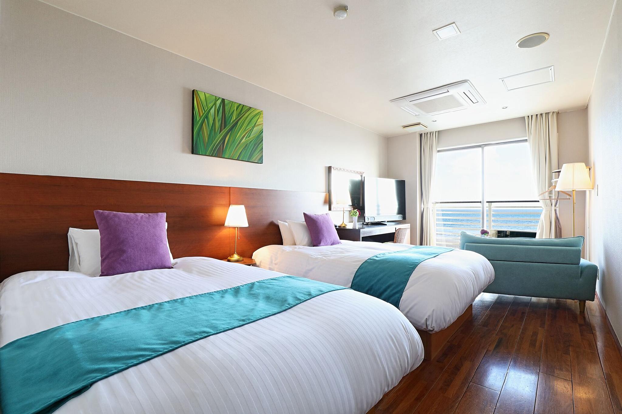 Casual, Twin Beds, Ocean View