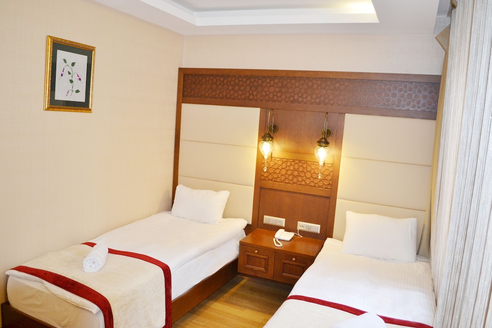 Lalinn Hotel 25/72