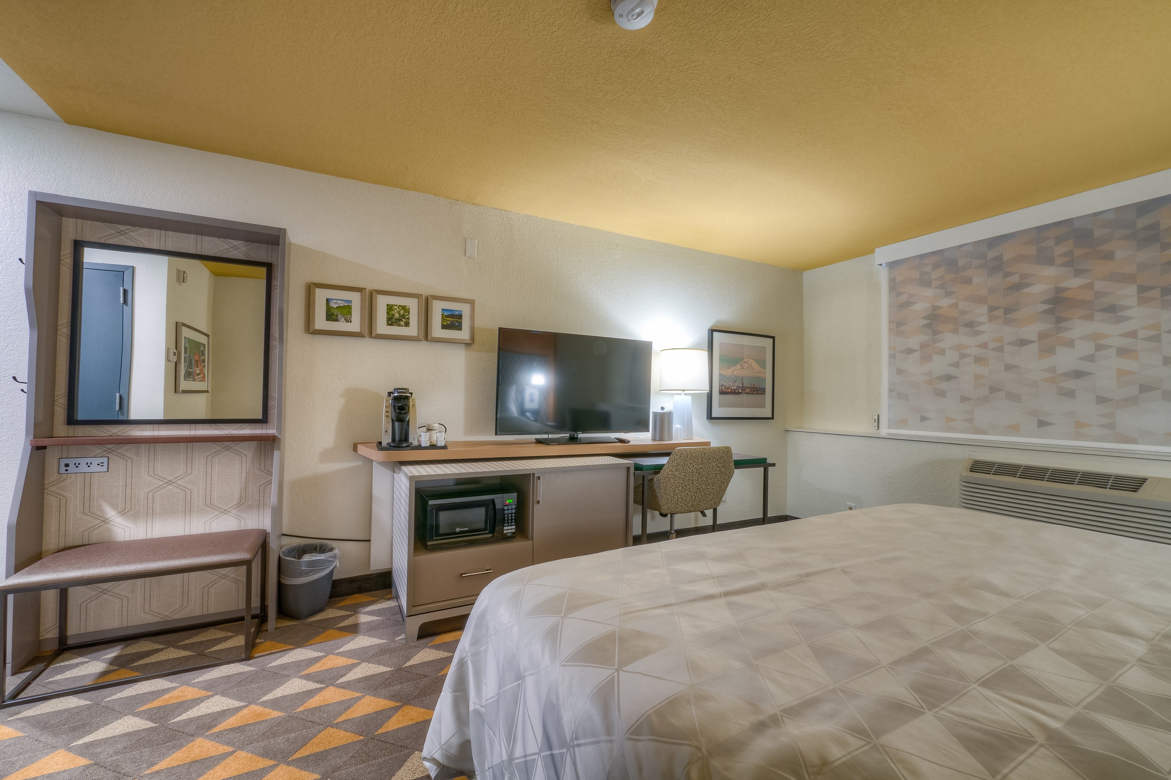 Holiday Inn Tacoma Mall 17/50