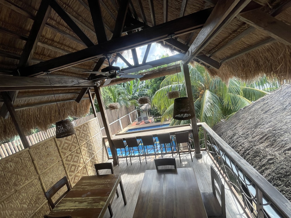 Palms Cove Resort 36/73