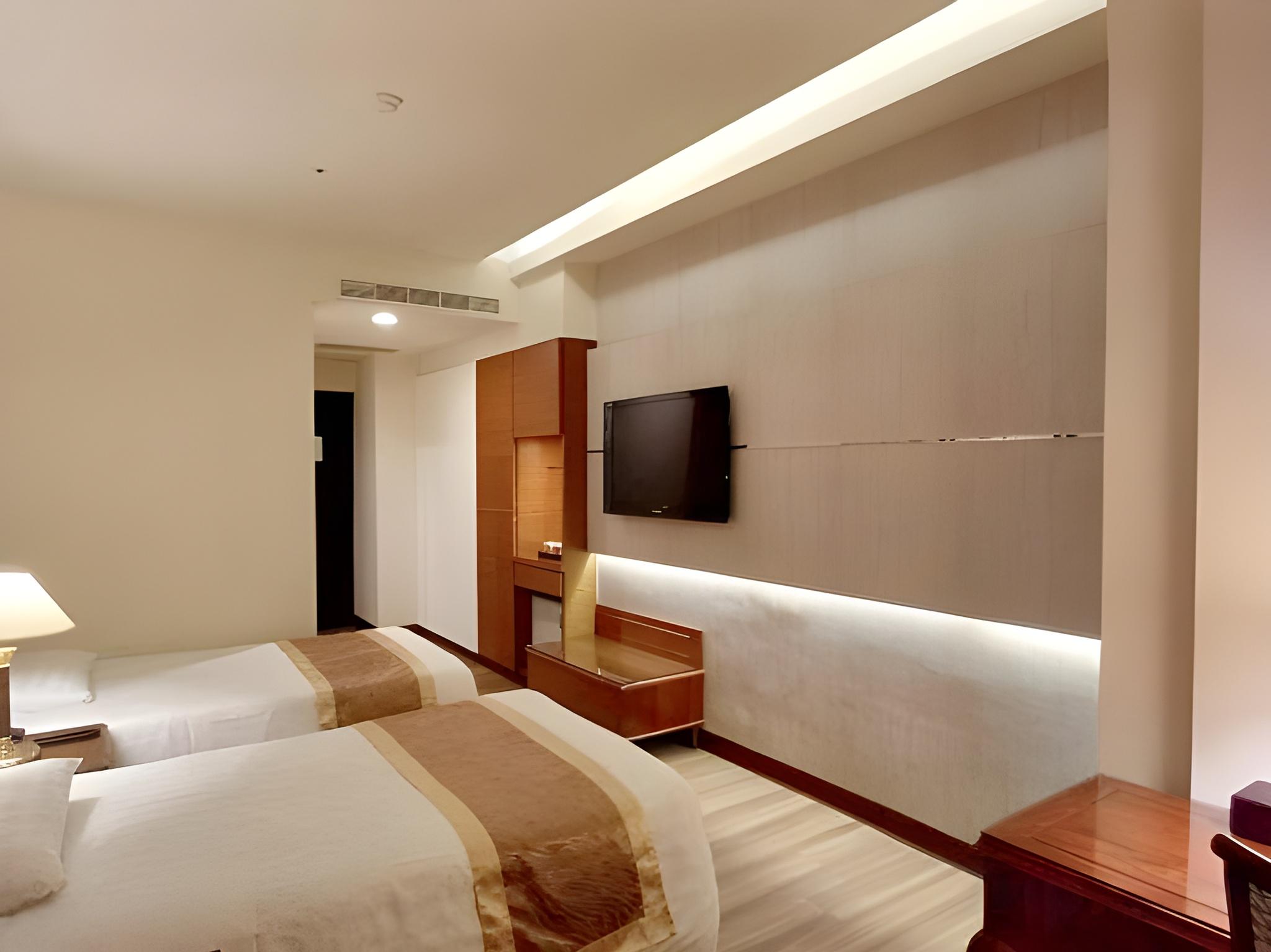 Room, Twin Beds, No Window، King Apos S Paradise Hotel 1/1