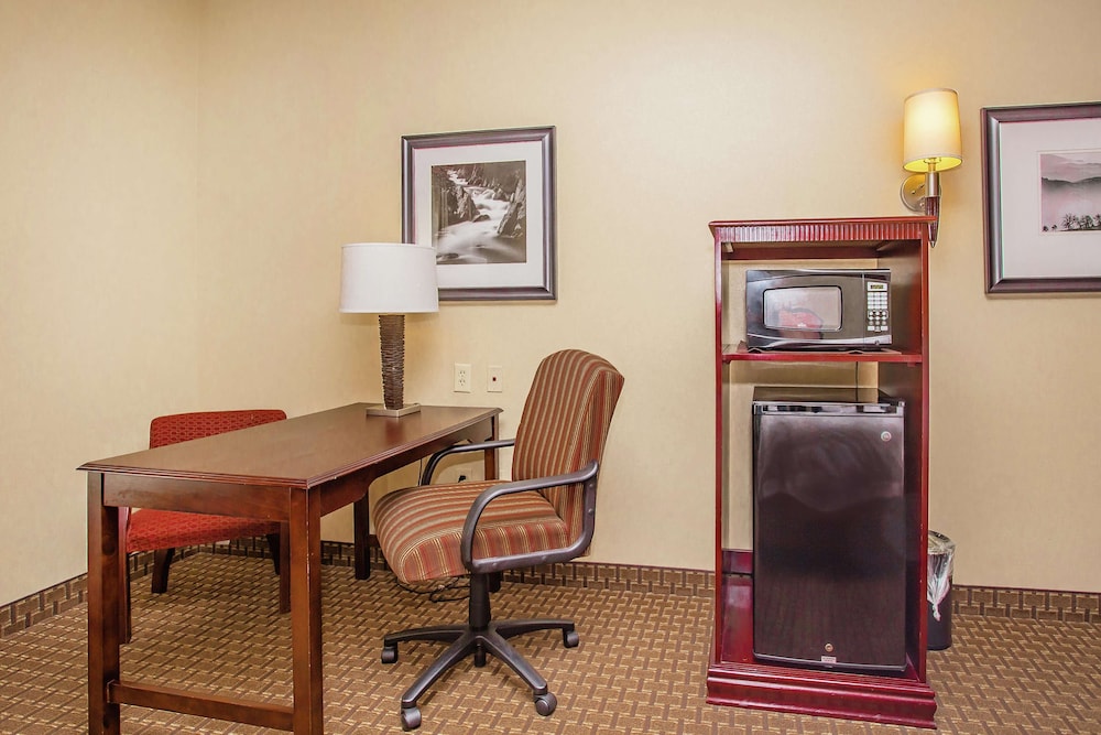 Hampton Inn and Suites Sevierville at Stadium Drive 37/40