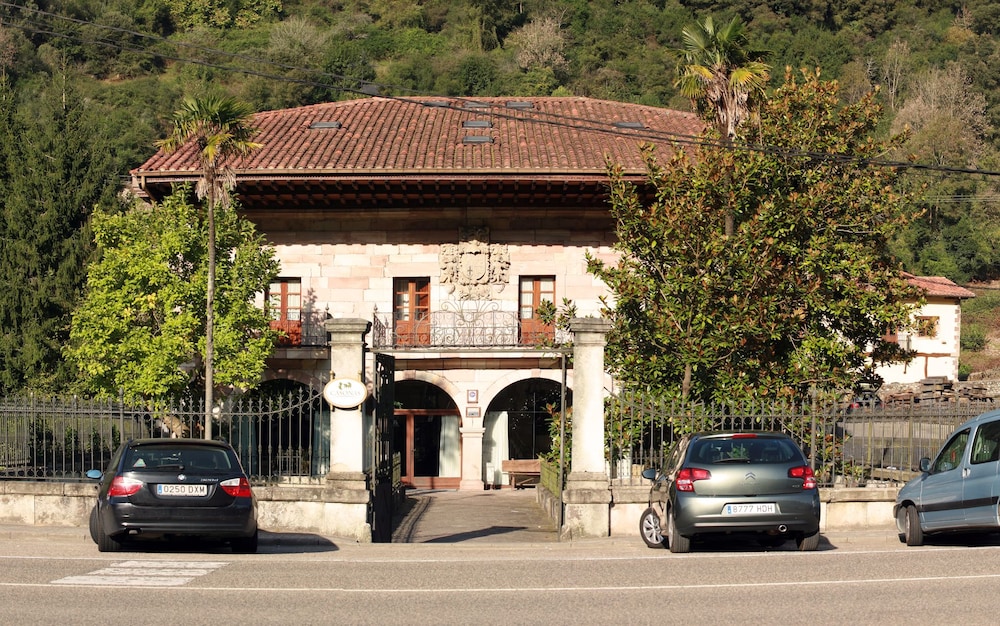 Domus Selecta Palacio Guevara 1/54
