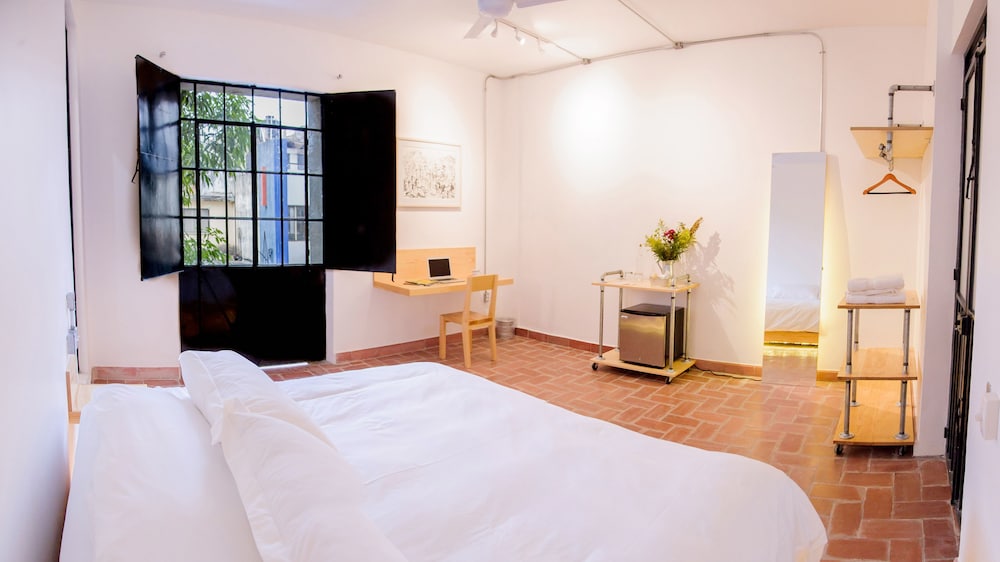 Agrado Guest House 16/56