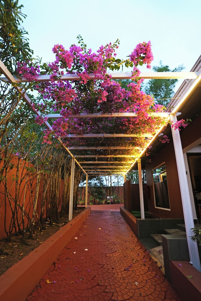 SAJ EARTH RESORT 70/71