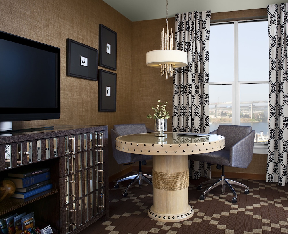 RiverPlace, a Kimpton Hotel 64/80
