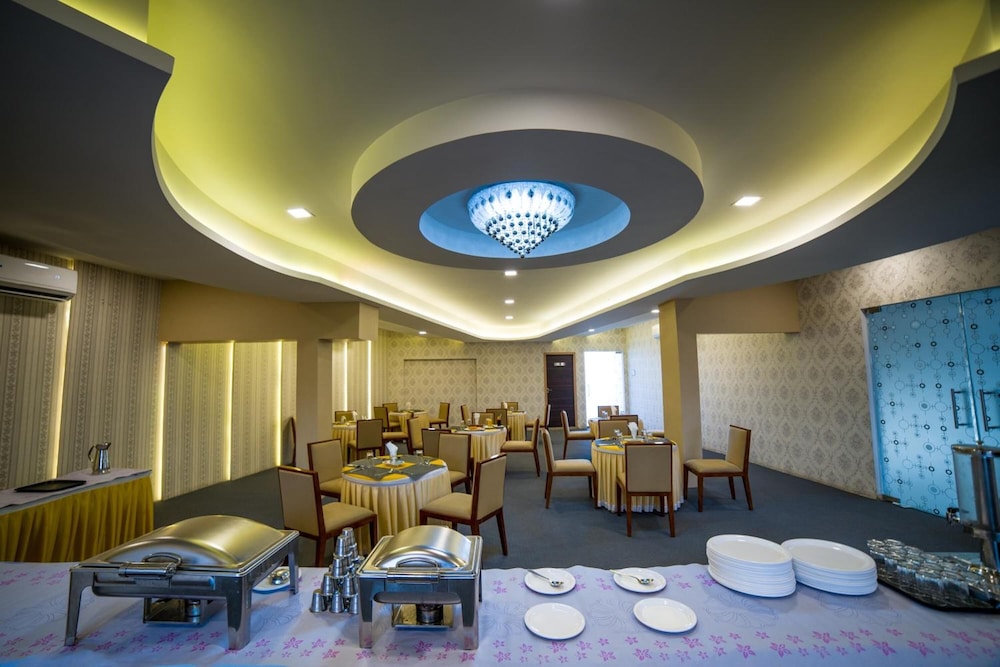 Oyo 14759 Hotel President 48/55