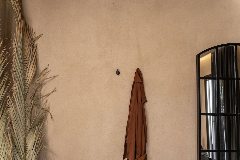 Emery Boutique Apartments 32/50