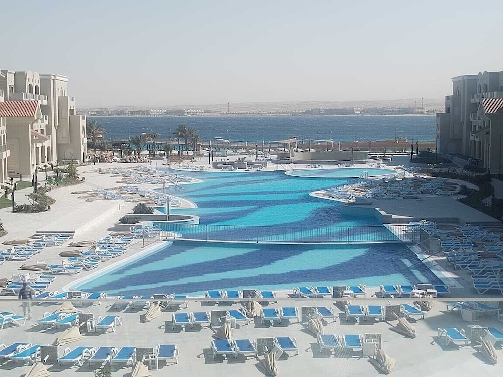 SRNTY Sahl Hasheesh 60/68
