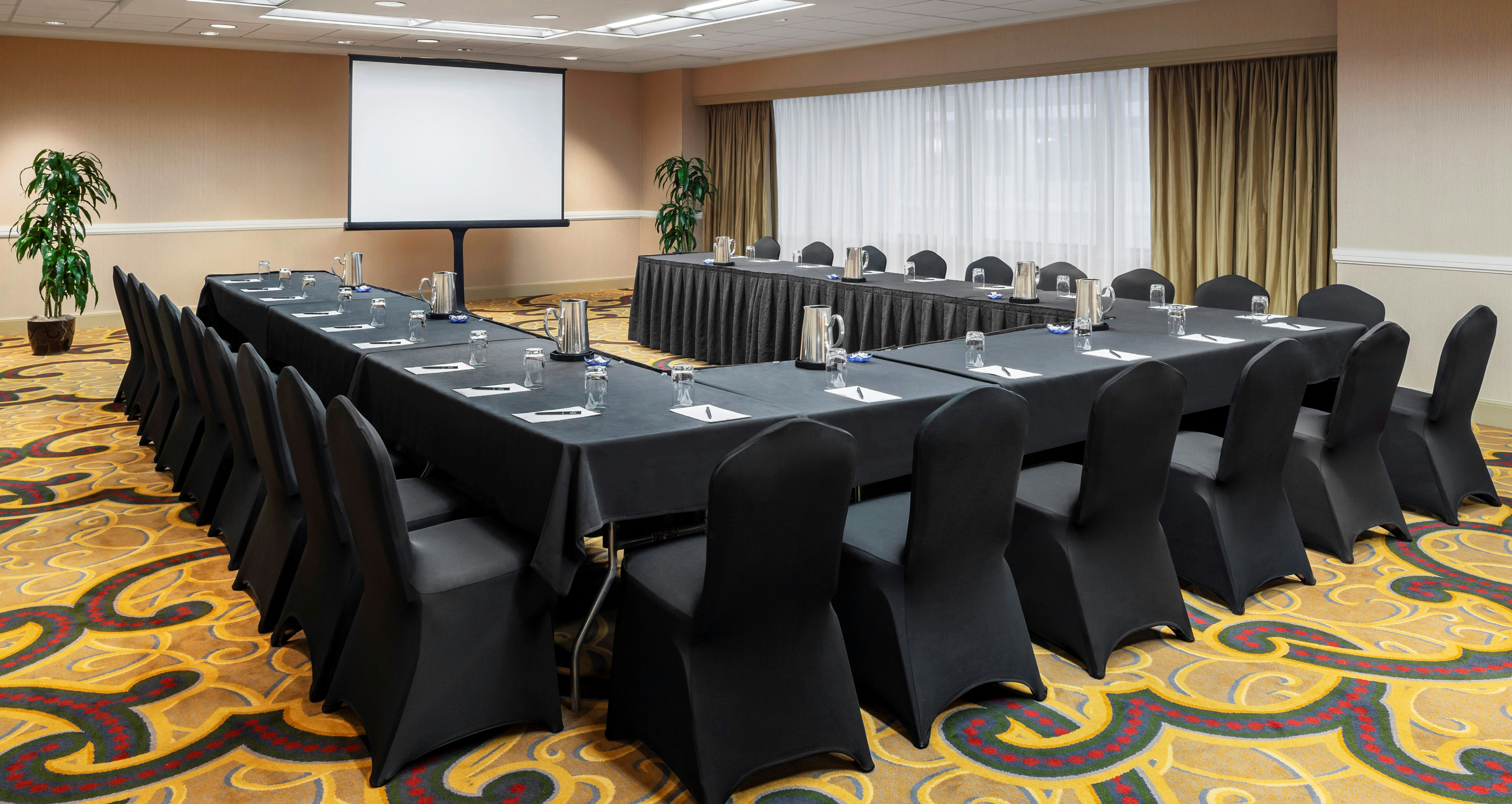 Hilton Indianapolis Hotel & Suites 32/45