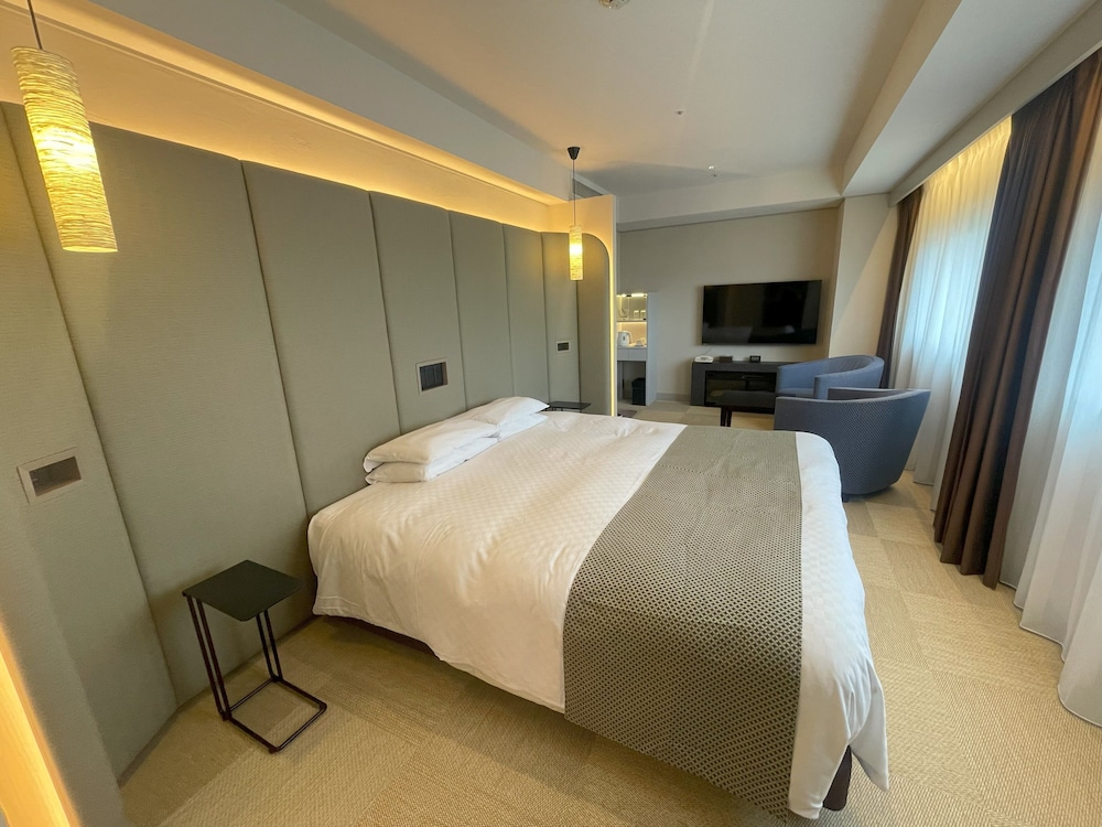 DELUXE, DOUBLE BED