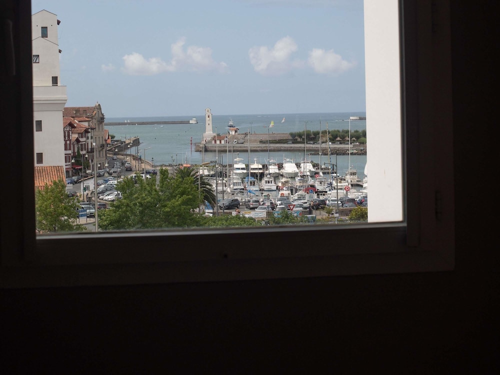 Ibis Budget Ciboure Saint Jean De Luz 50/56