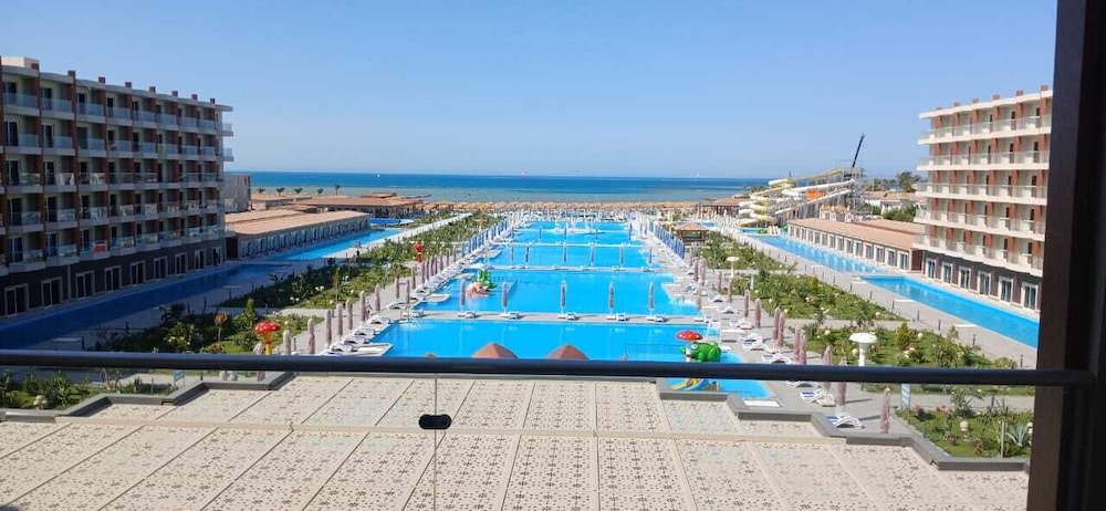 Rewaya Majestic Resort 7/50