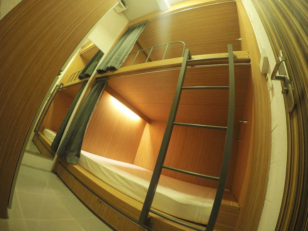 The Packer Lodge Yogyakarta Hostel 30/50