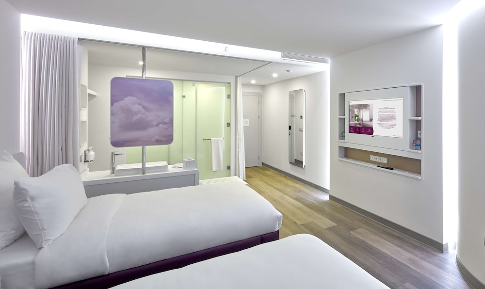 Plus, Premium, Twin Beds