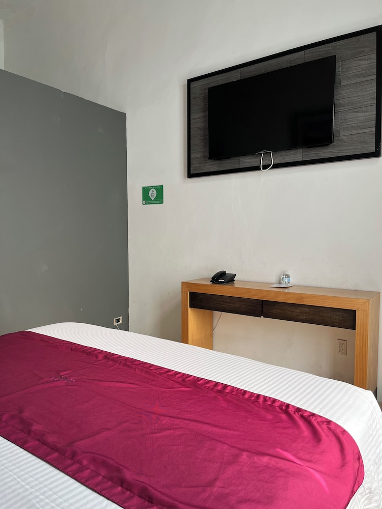 Hotel Alhaja 15/50