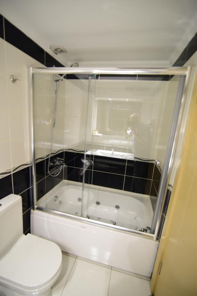 Ozdemir Palas Hotels 23/25