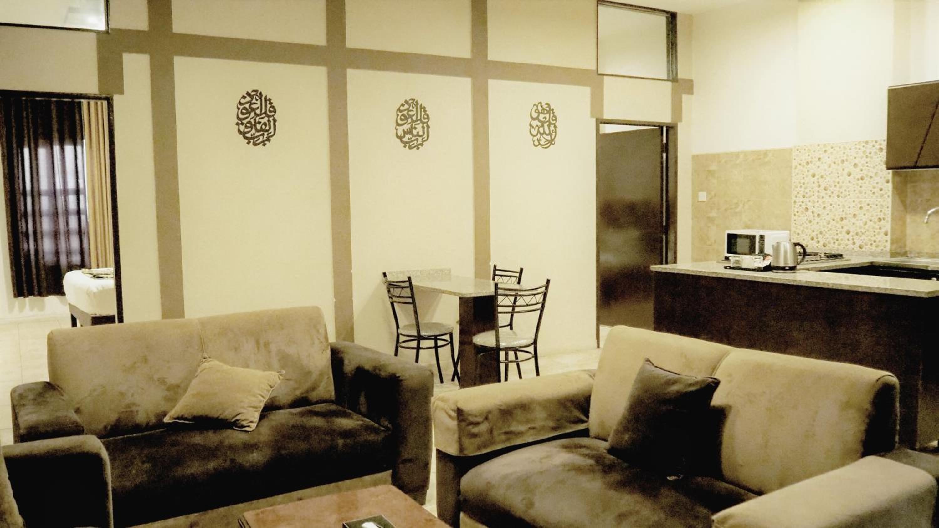 Alfawanees Hotel Apartments 26/28