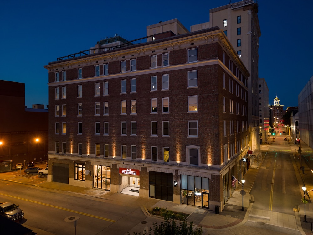 Hotel Clemons 2/50