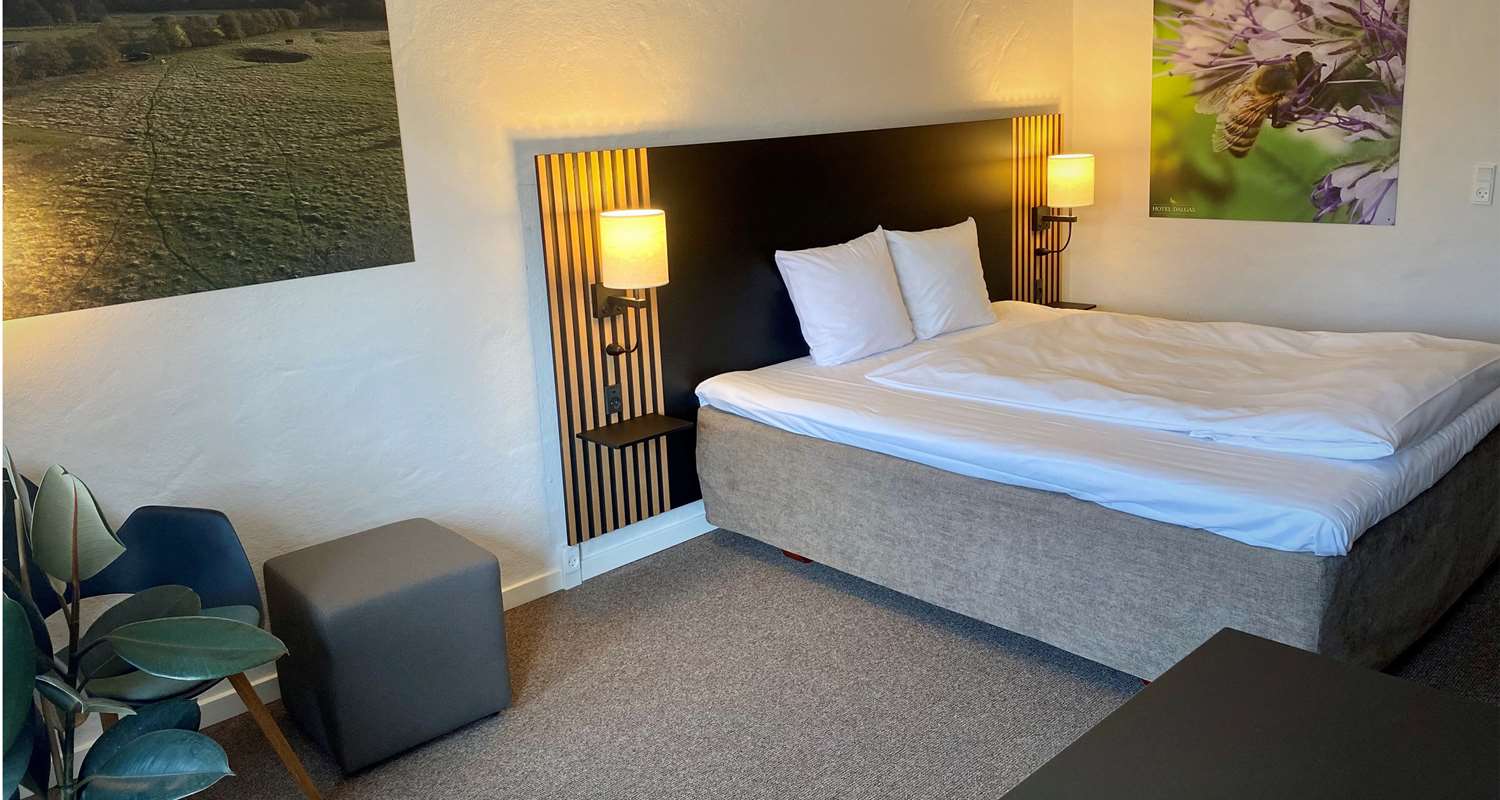 Business, King Bed