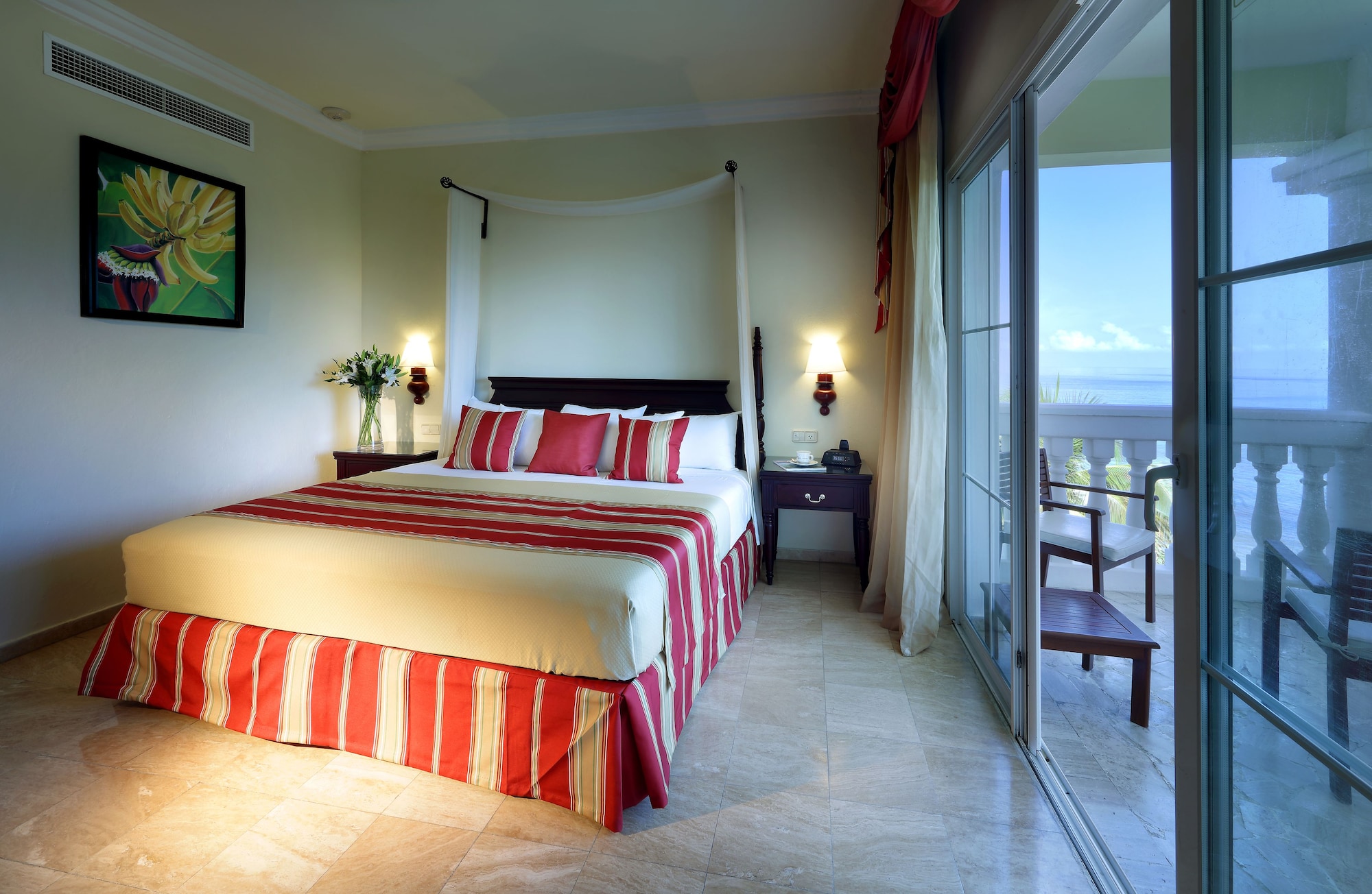 Suite, King Bed, Ocean Front, Sofa