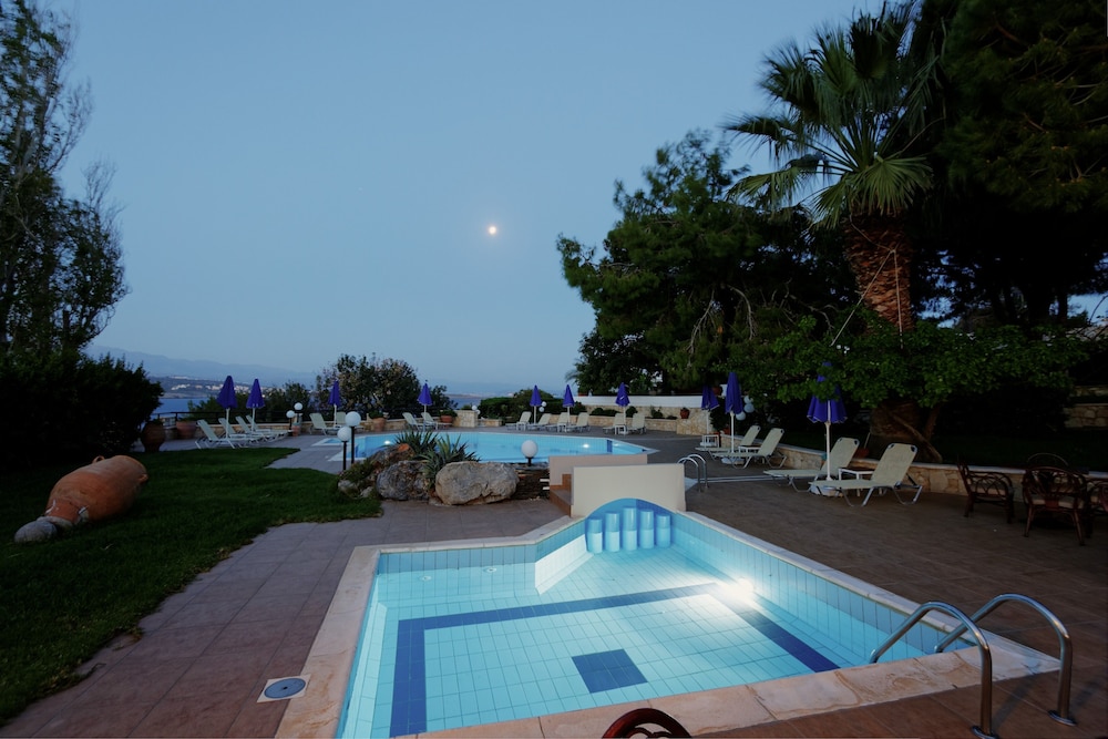 Alianthos Suites 23/50