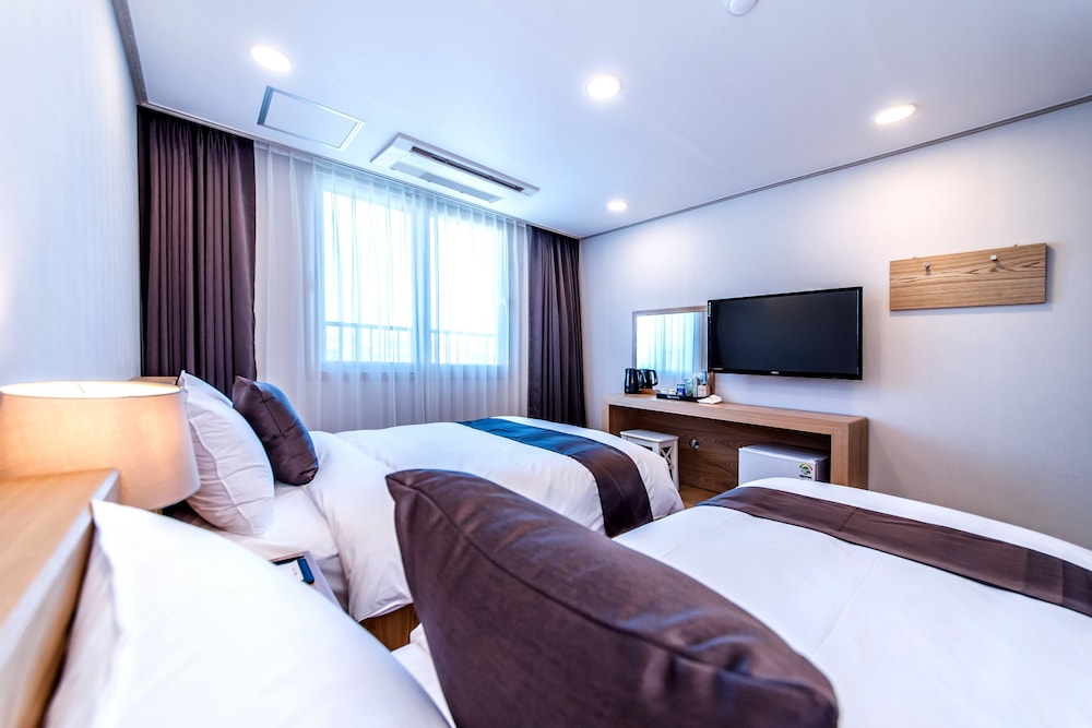 Zamong Hotel 25/48
