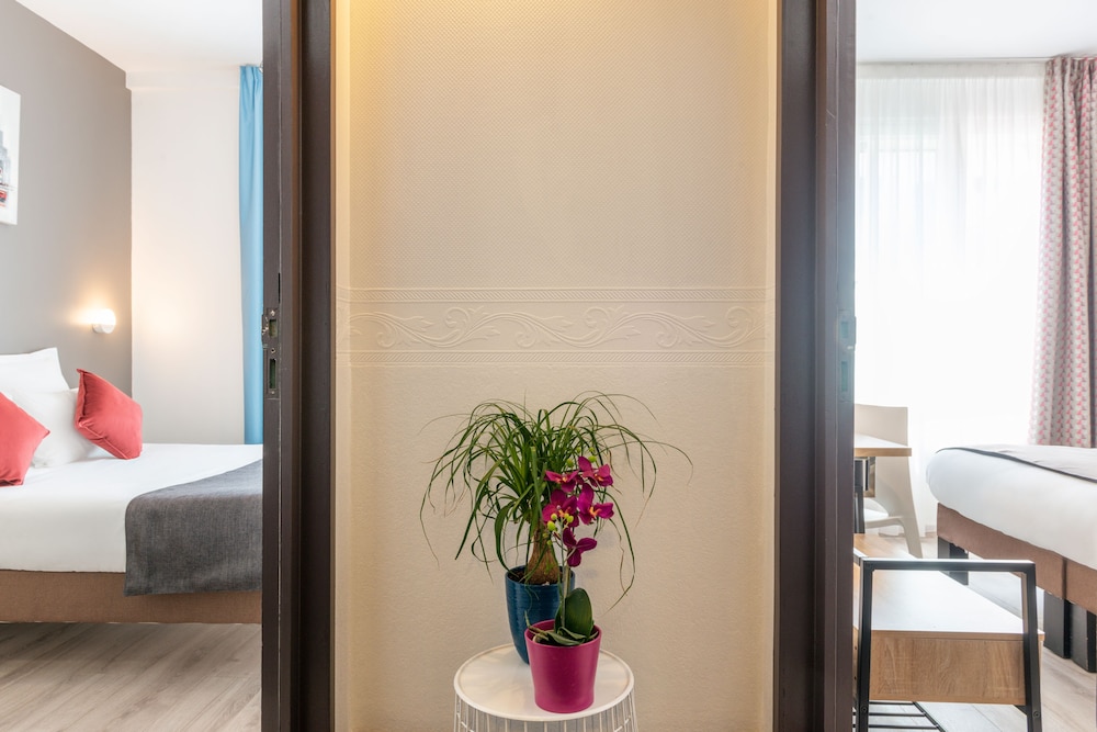 Hotel The Originals Rouen Notre-Dame photo2
