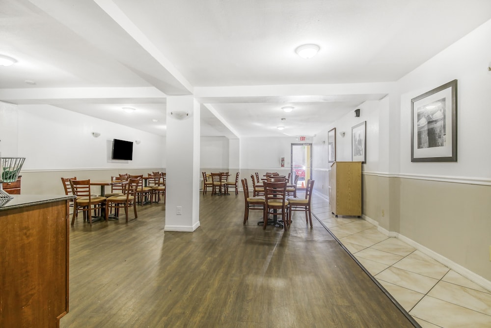 Econo Lodge Daytona Beach - Speedway 40/48