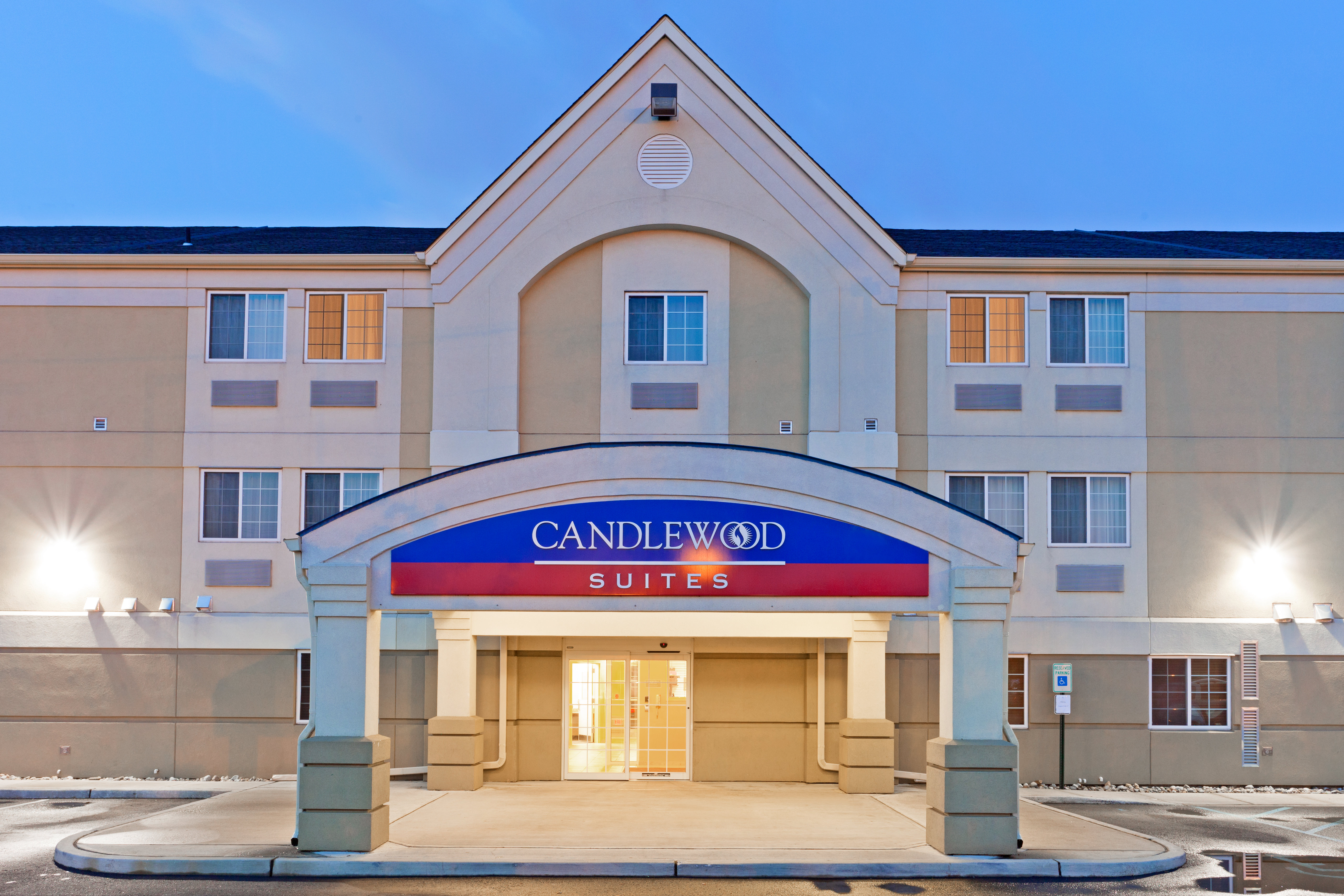 Candlewood Suites Secaucus 2/30