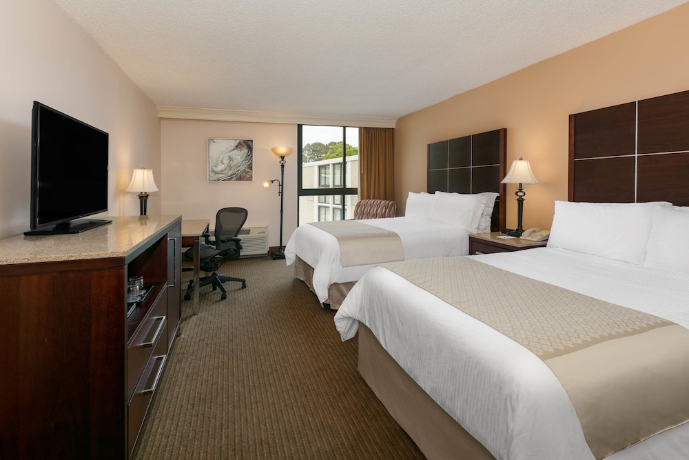 Wyndham Riverfront Little Rock 16/60