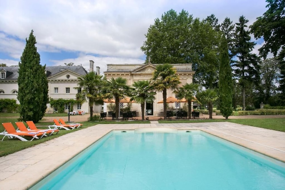 CHATEAU DES SEPT TOURS 66/72