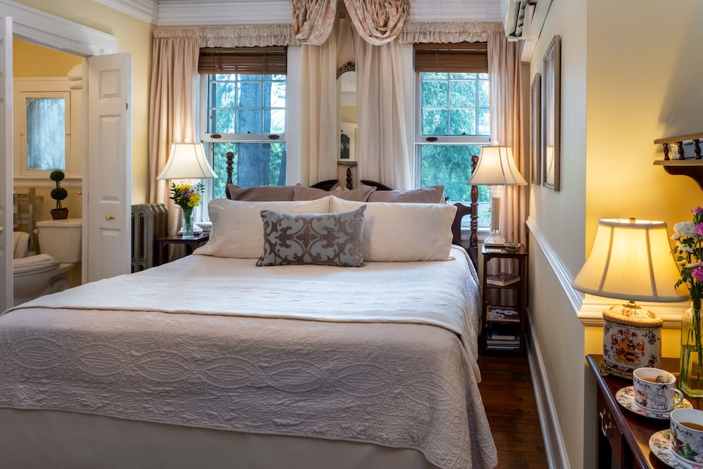 Abbington Green Bed &amp; Breakfast Inn 21/49