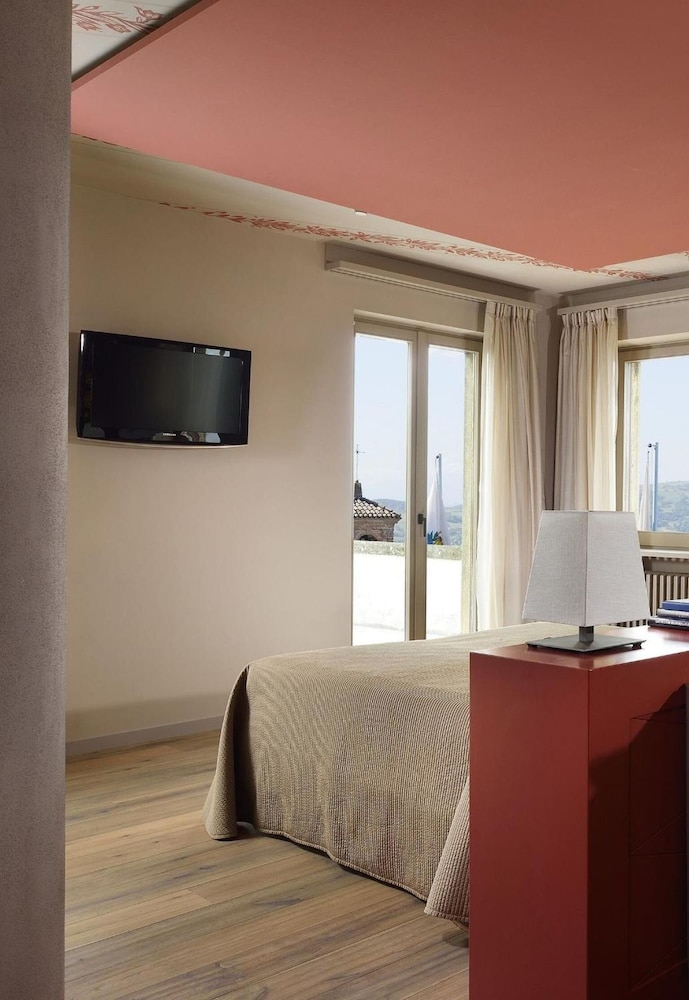 Titano Suites 23/32