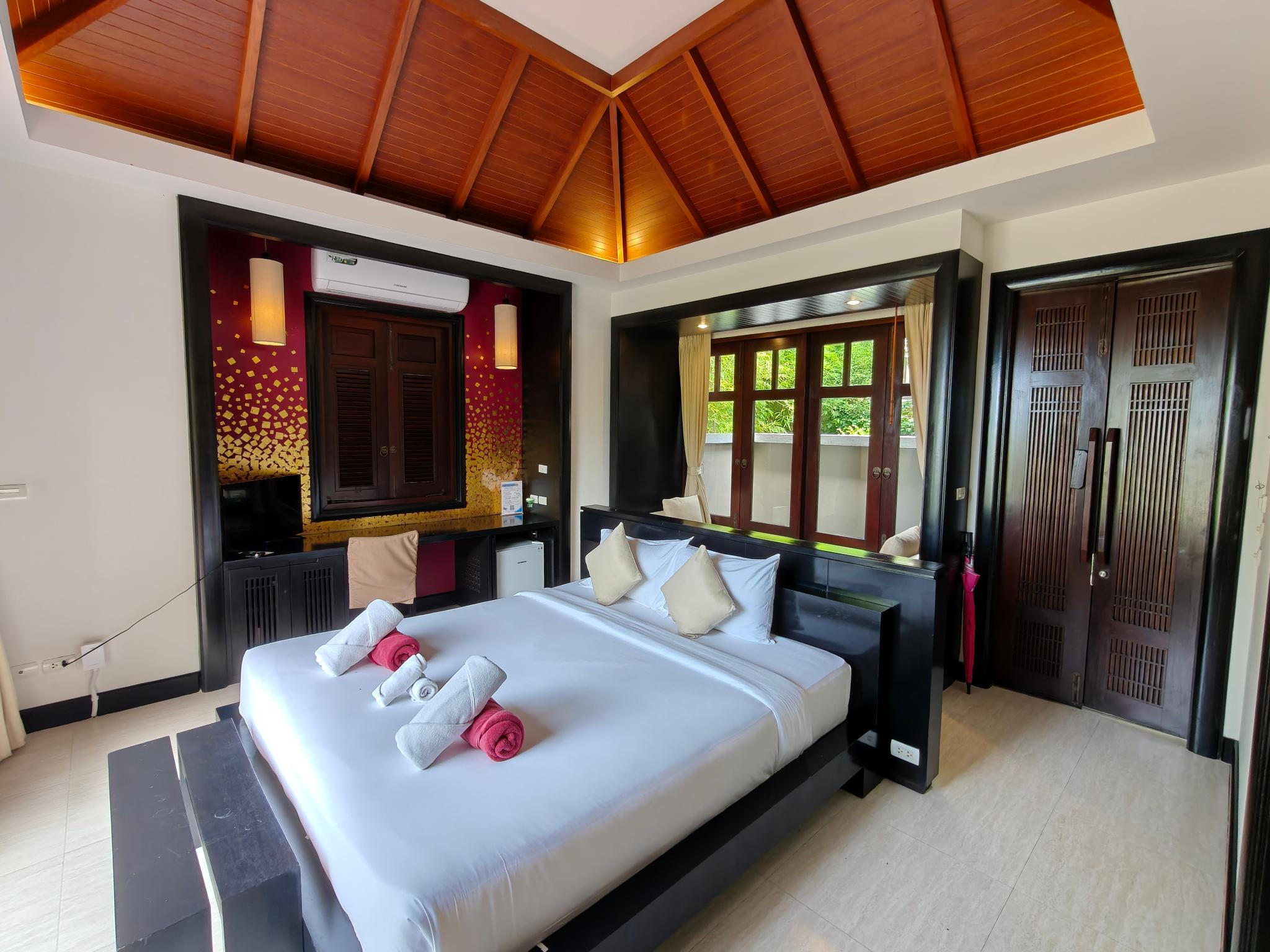 Pool, Deluxe, Villa, King Bed, Garden View
