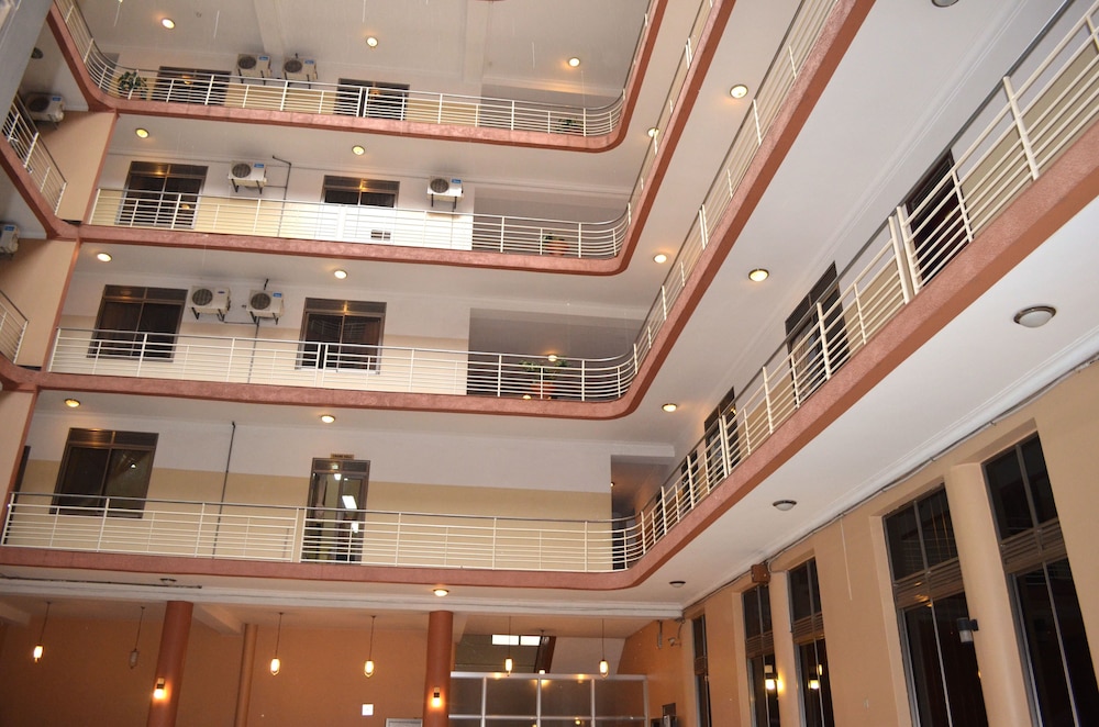 Hotel Triangle 9/55