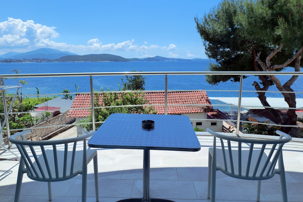 Oceanic Overview Suites 38/50