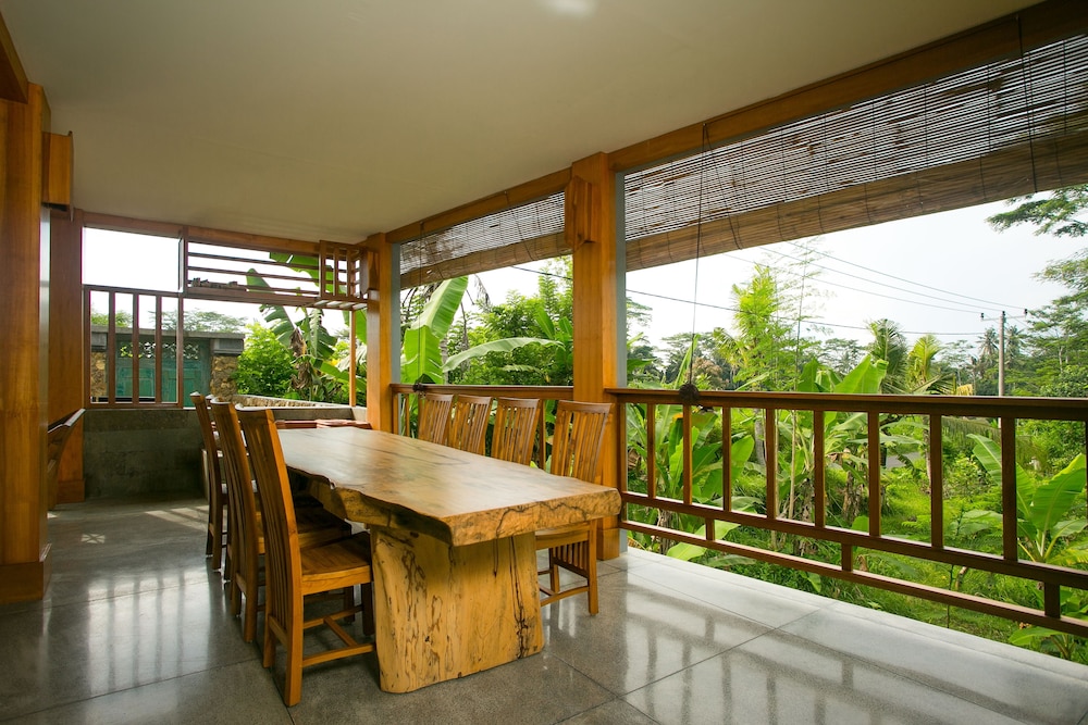 Pesantian Villa & Warung 26/32