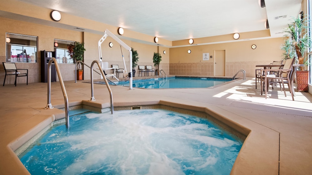 Best Western Plus Butterfield Inn 6/44