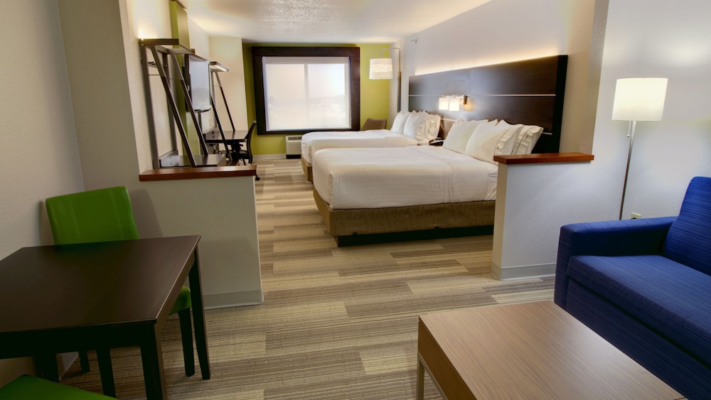 Holiday Inn Express Suites Sioux Center 24/68