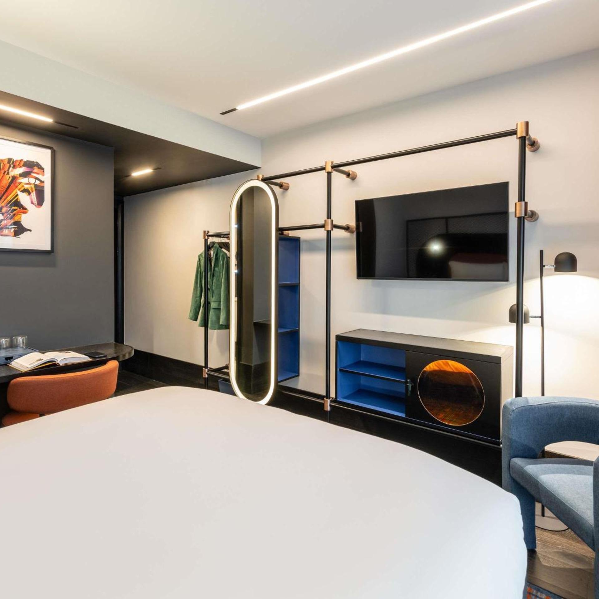 Connecting, Family Suite, Standard